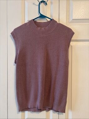 Sleeveless Knit Mock Neck Sweater in Purple